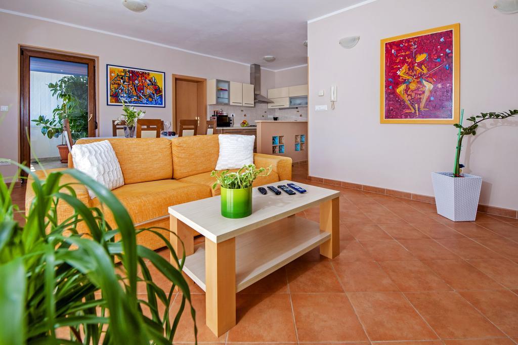 Apartments Karmen Rovinj Exterior foto