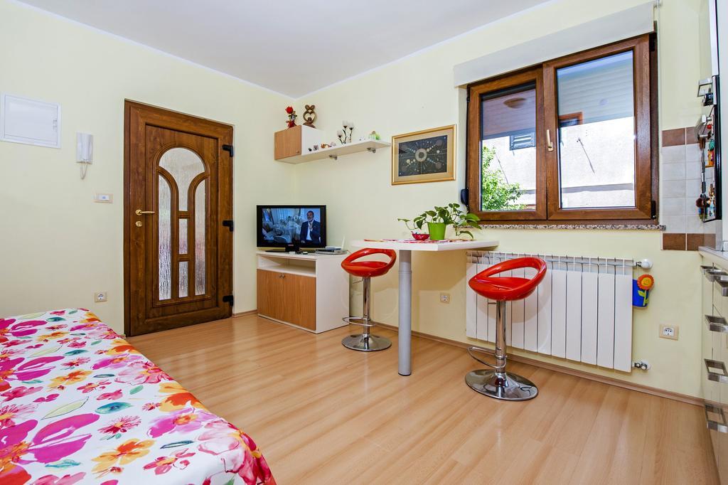 Apartments Karmen Rovinj Exterior foto